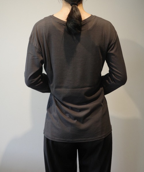 MIDWEST（ミッドウエスト）の「CLANE SHEER LOOSE CUT TOPS（Tシャツ/カットソー・レディース・ホワイト/ダークグレー・1/2）」の6枚目の写真