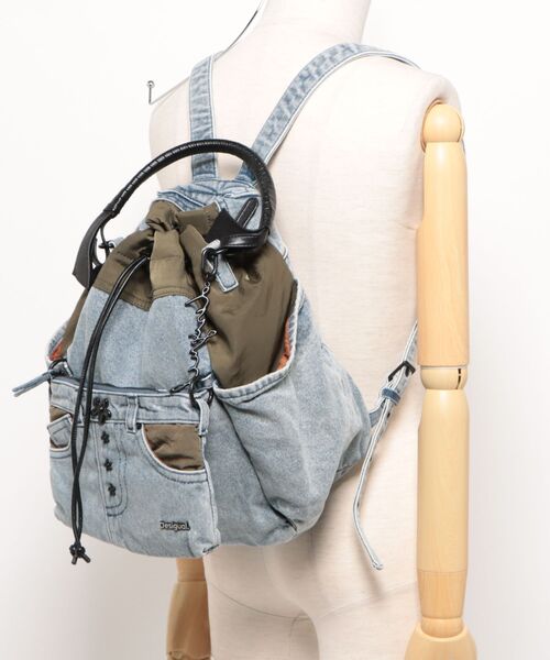 Desigual（デシグアル）の「Reworked denim patchwork backpack / リワークドデニムパッチワークバックパック（バックパック/リュック・レディース・ブルー・FREE）」の10枚目の写真