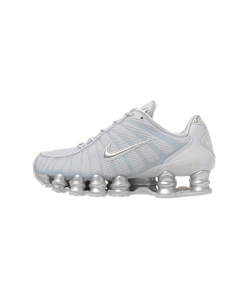 NIKE(ナイキ)の「NIKE WMNS SHOX TL IH2559-002(スニーカー・レディース・グレー・23cm/23.5cm/24cm/24.5cm/25cm)」の2枚目の写真
