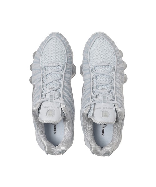NIKE(ナイキ)の「NIKE WMNS SHOX TL IH2559-002(スニーカー・レディース・グレー・23cm/23.5cm/24cm/24.5cm/25cm)」の5枚目の写真