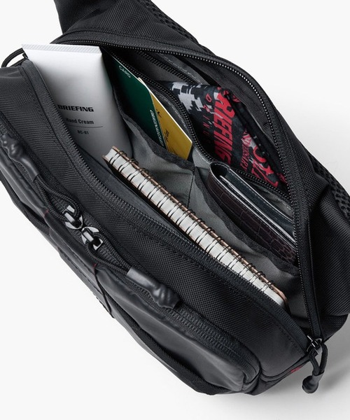 BRIEFING(ブリーフィング)の「BRIEFING/ブリーフィング DT SLING ショルダーバッグ ナイロン 多ポケット 大容量 軽量 アウトドア 2026年秋冬(ショルダーバッグ・メンズ・ブラック・FREE)」の11枚目の写真