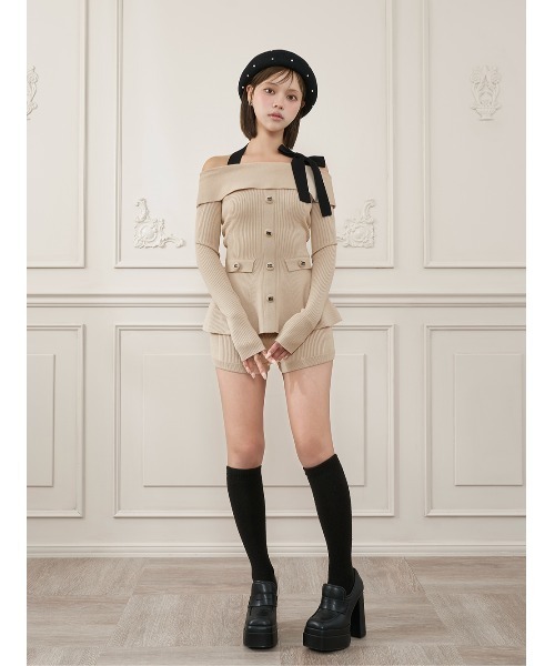 Darich(ダーリッチ)の「ホルターリボンペプラムニットセットアップ(セットアップ・レディース・ベージュ/ホワイト/ブラック/グレー・FREE)」の19枚目の写真
