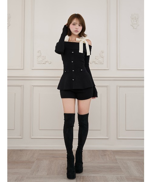 Darich(ダーリッチ)の「ホルターリボンペプラムニットセットアップ(セットアップ・レディース・ベージュ/ホワイト/ブラック/グレー・FREE)」の18枚目の写真