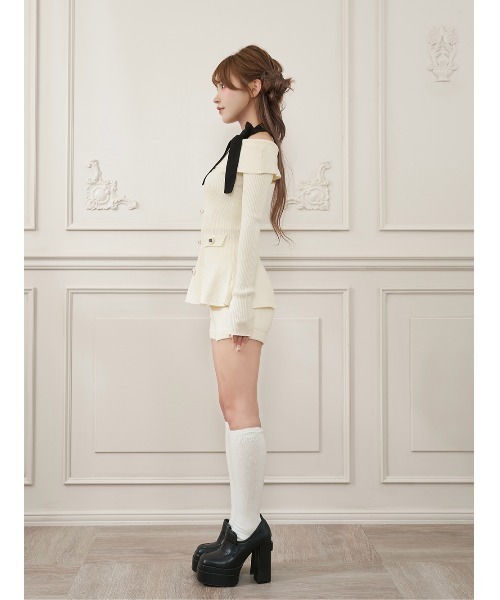 Darich(ダーリッチ)の「ホルターリボンペプラムニットセットアップ(セットアップ・レディース・ベージュ/ホワイト/ブラック/グレー・FREE)」の16枚目の写真