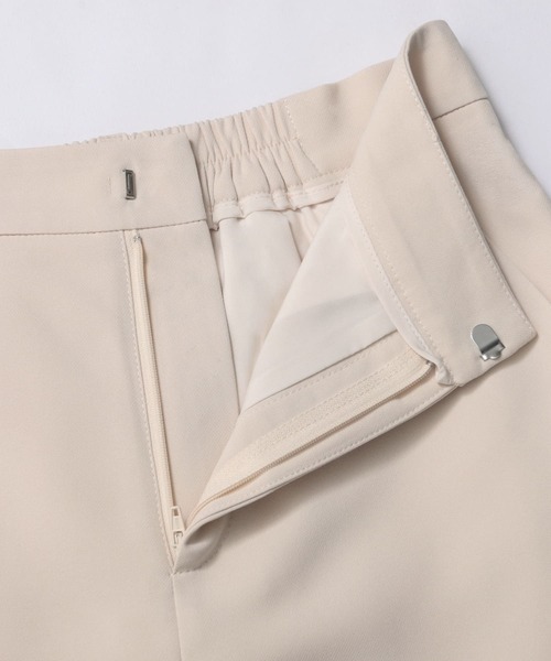 Fit more(フィットモア)の「サイドタックリボンショートパンツ(その他パンツ・レディース・ブラック/アイボリー・M/S)」の12枚目の写真