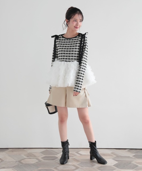 Fit more(フィットモア)の「サイドタックリボンショートパンツ(その他パンツ・レディース・ブラック/アイボリー・M/S)」の4枚目の写真