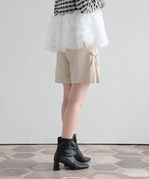 Fit more(フィットモア)の「サイドタックリボンショートパンツ(その他パンツ・レディース・ブラック/アイボリー・M/S)」の5枚目の写真