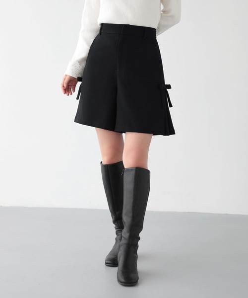 Fit more(フィットモア)の「サイドタックリボンショートパンツ(その他パンツ・レディース・ブラック/アイボリー・M/S)」の7枚目の写真