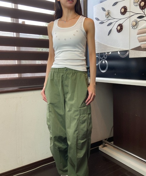 tolene(トレネ)の「メタルディテール ラウンドスクエアネック フィットタンクトップ(タンクトップ・レディース・ブラック/ホワイト・FREE)」の20枚目の写真