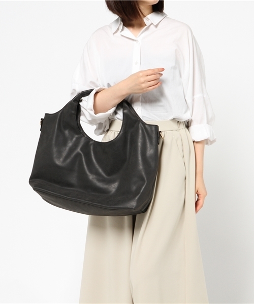 REAL CUBE(リアルキューブ)の「REAL CUBE フェイクレザー2WAYバッグ(ショルダーバッグ・レディース・モスグリーン/ワインレッド/オフホワイト/ブラック/モカ/ベージュ/オレンジ・FREE)」の13枚目の写真