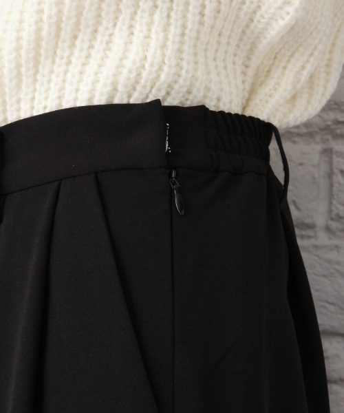 LEPSIM（レプシィム）の「タックイージーワイドパンツ　732746（その他パンツ・レディース・ブラウン/ネイビー/ブラック/アイボリー・LARGE/MEDIUM）」の5枚目の写真