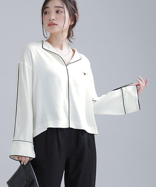 NANO universe（ナノユニバース）の「サテンパイピングブラウス（シャツ/ブラウス・レディース・ダークカーキ/オフホワイト・36/38）」の2枚目の写真