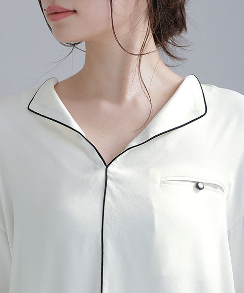 NANO universe（ナノユニバース）の「サテンパイピングブラウス（シャツ/ブラウス・レディース・ダークカーキ/オフホワイト・36/38）」の18枚目の写真