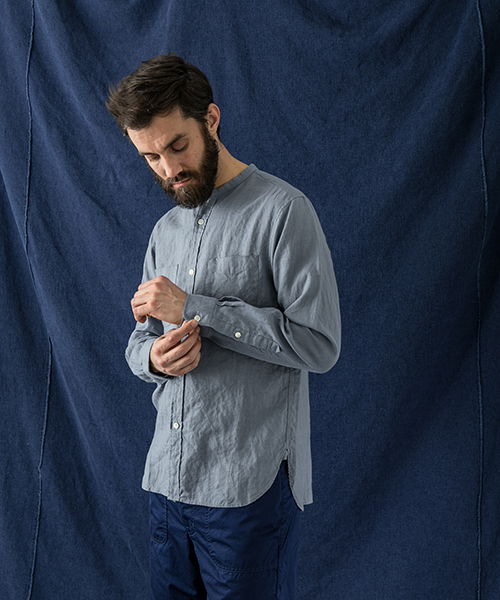 WORK NOT WORK URBAN RESEARCH(ワークノットワークアーバンリサーチ)の「WORK NOT WORK フレンチリネンナローバンドカラーシャツ(シャツ/ブラウス・メンズ・ブルー/ブラック/ホワイト・MEDIUM/LARGE/SMALL)」の3枚目の写真