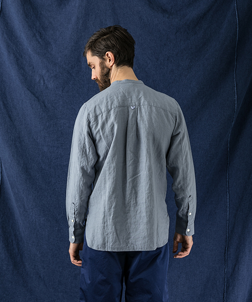 WORK NOT WORK URBAN RESEARCH(ワークノットワークアーバンリサーチ)の「WORK NOT WORK フレンチリネンナローバンドカラーシャツ(シャツ/ブラウス・メンズ・ブルー/ブラック/ホワイト・MEDIUM/LARGE/SMALL)」の5枚目の写真