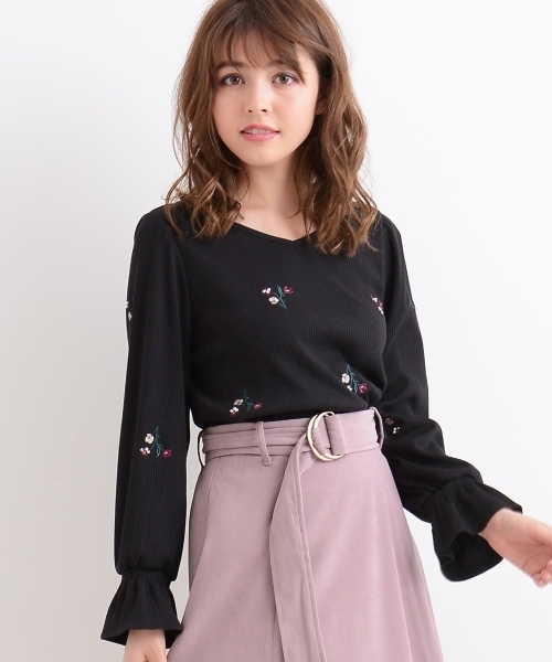 MAJESTIC LEGON（マジェスティックレゴン）の「【WEB限定価格】総刺繍ビジュー長袖プルオーバー（Tシャツ/カットソー・レディース・ブラック/アイボリー/ボルドー/ラベンダー・MEDIUM）」の9枚目の写真