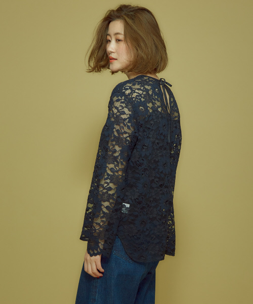 Abahouse Devinette(ドゥヴィネット)の「レースロンTブラウス(シャツ/ブラウス・レディース・ホワイト/ネイビー・フリー)」の4枚目の写真