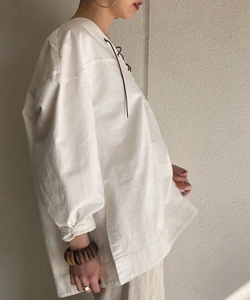 TODAYFUL（トゥデイフル）の「レースアップコットンプルオーバー（T 