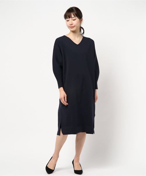 YECCA VECCA(イェッカヴェッカ)の「袖ボリュームニットワンピ-ス(ワンピース・レディース・ネイビー/サックスブルー/グレイッシュベージュ・FREE)」の2枚目の写真