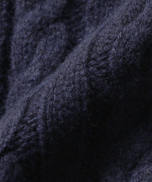 INVERALLAN(インバーアラン)の「INVERALLAN: RENNIE SHETLAND 『クラシックヘビーニードル』 ショールカラーカーディガン(カーディガン/ボレロ・メンズ・ナチュラル/ワイン/ネイビー/グレー・40/38/42)」の11枚目の写真