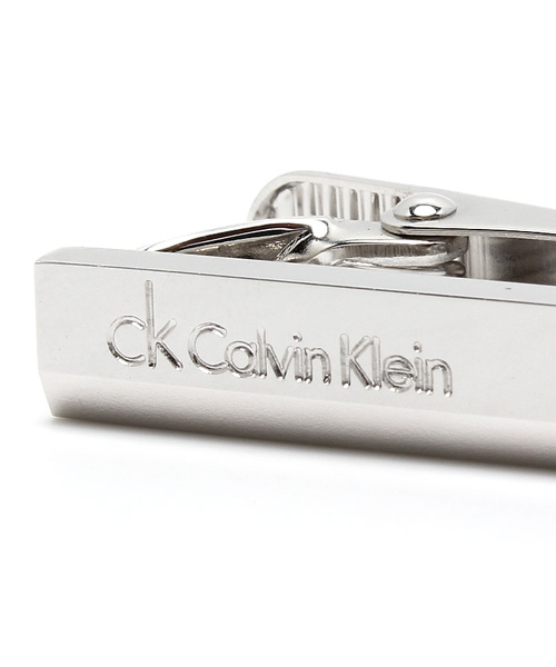 Calvin Klein（カルバン・クライン）の「メタリックロゴネクタイピン