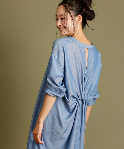 Munich（ミューニック）の「ダンガリーバックツイストワンピース（ワンピース・レディース・ホワイト/ブルー/ラベンダー/ライトベージュ・FREE）」の17枚目の写真