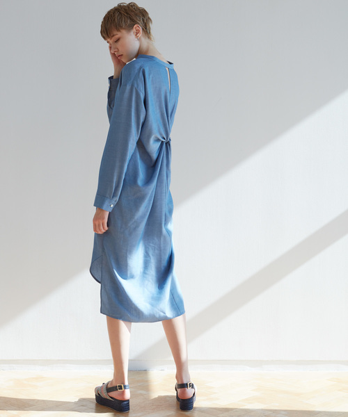 Munich（ミューニック）の「ダンガリーバックツイストワンピース（ワンピース・レディース・ホワイト/ブルー/ラベンダー/ライトベージュ・FREE）」の19枚目の写真