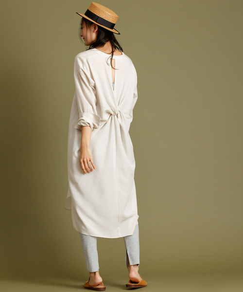 Munich（ミューニック）の「ダンガリーバックツイストワンピース（ワンピース・レディース・ホワイト/ブルー/ラベンダー/ライトベージュ・FREE）」の21枚目の写真