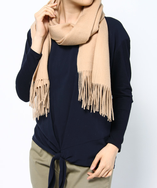 BEAUTY&YOUTH UNITED ARROWS（ビューティーアンドユースユナイテッドアローズ）の「BYSF ソリッドカラーストール 60×180 ◆（ストール/ショール・レディース・ブラック/ベージュ/ロイヤルブルー・フリー）」の4枚目の写真