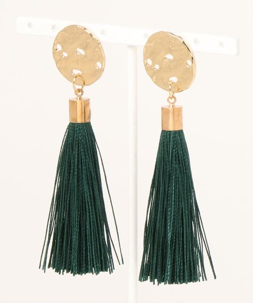 tone（トーン）の「【Caramel late】ゴールド×タッセルピアス（ピアス（両耳用）・レディース・パープル/ピンク/グリーン/イエロー/オレンジ/グリーン系その他/グレー/ブラック/ネイビー/ブルー・FREE）」の5枚目の写真