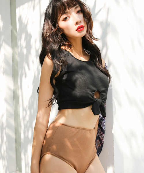 Dita（ディータ）の「【3点セット】スカート付きホルターネックビキニ＆ショーツセット【RT】（水着・レディース・ブラック/ホワイト系その他/ホワイト/ブラック系その他・M/L/XL）」の4枚目の写真