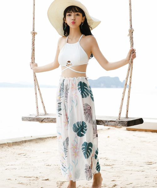 Dita（ディータ）の「【3点セット】スカート付きホルターネックビキニ＆ショーツセット【RT】（水着・レディース・ブラック/ホワイト系その他/ホワイト/ブラック系その他・M/L/XL）」の12枚目の写真