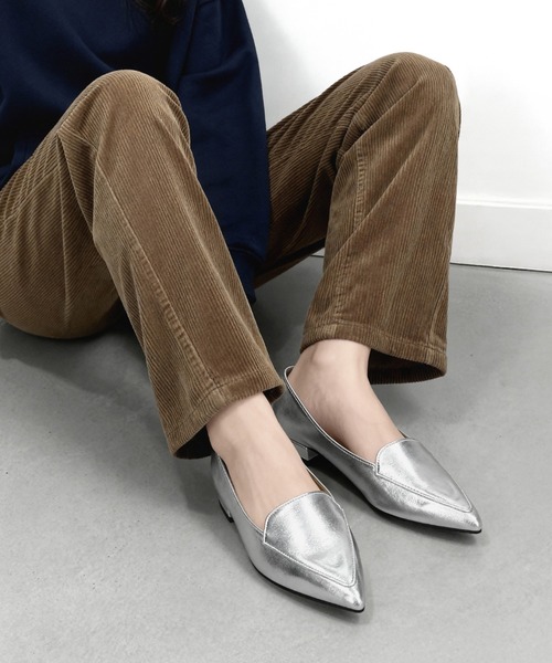 MAMIAN(マミアン)の「甲深デザイン フラットシューズ(バレエシューズ・レディース・ブラック/グレイッシュベージュ/ダークパープル/ブラック系その他/アイボリー/ブラック系その他2/ブラック系その他3/ブラック系その他4/モカ/ライトベージュ/ブラック系その他5/グレー系その他/レオパード/シルバー・22.5cm/23.0cm/23.5cm/24.0cm/24.5cm/25.0cm)」の13枚目の写真