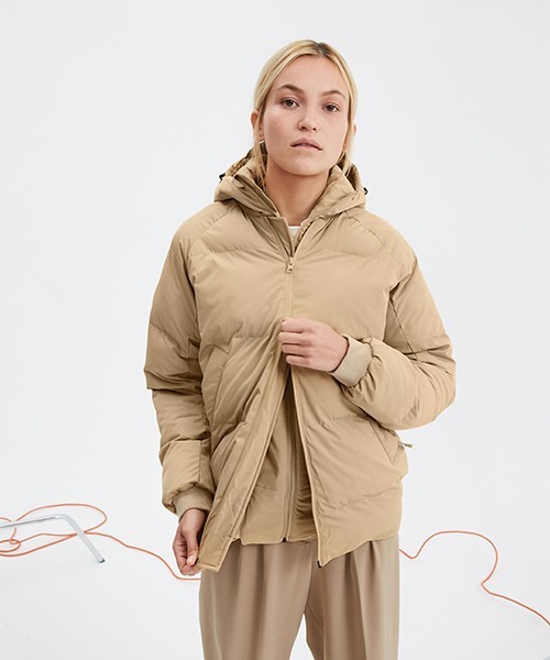 SHU（シュー）の「BOMBER JACKET（ダウンジャケット/コート・レディース・ブラック/グレー/ベージュ・XS/S/M/L/XL）」の19枚目の写真