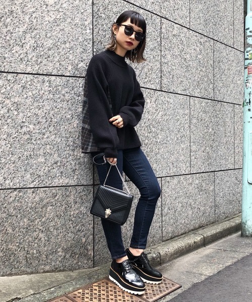 PAGEBOY(ページボーイ)の「厚底レースアップ/オックスフォードシューズ(その他シューズ・レディース・チャコールグレー/ブラック・MEDIUM/LARGE)」の3枚目の写真