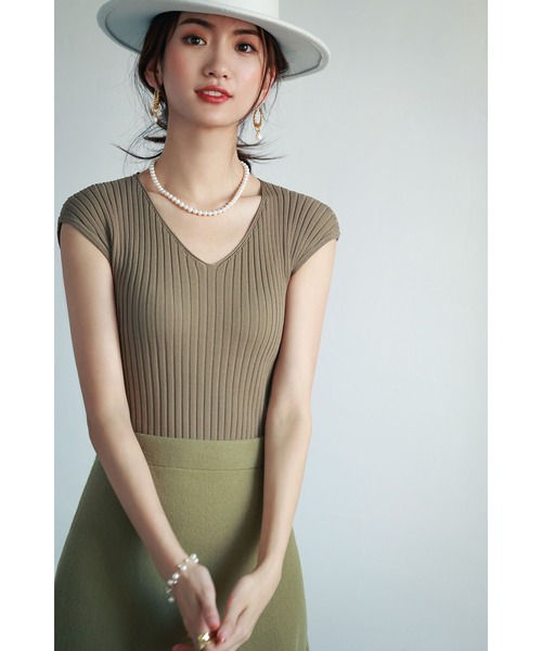 SAISON DE PAPILLON（セゾンドパピヨン）の「フレンチスリーブリブ切替サマーニット選べる2タイプ【22色展開】【接触冷感】（ニット/セーター・レディース・ブラック/ネイビー/アイボリー/ベージュ/ミント/カーキ/パープル/ピンク/ホワイト系その他/ブラック系その他/ブルー系その他/ベージュ系その他/パープル系その他/グリーン系その他/ライトベージュ/グリーン/ベビーピンク/パープル系その他2/ベージュ系その他2/バイオレット/ピンク系その他2/グリーン系その他2・L/M）」の12枚目の写真