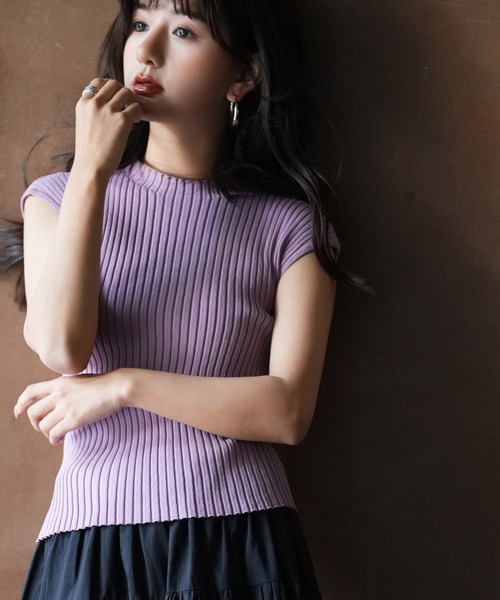 SAISON DE PAPILLON（セゾンドパピヨン）の「フレンチスリーブリブ切替サマーニット選べる2タイプ【22色展開】【接触冷感】（ニット/セーター・レディース・ブラック/ネイビー/アイボリー/ベージュ/ミント/カーキ/パープル/ピンク/ホワイト系その他/ブラック系その他/ブルー系その他/ベージュ系その他/パープル系その他/グリーン系その他/ライトベージュ/グリーン/ベビーピンク/パープル系その他2/ベージュ系その他2/バイオレット/ピンク系その他2/グリーン系その他2・L/M）」の17枚目の写真
