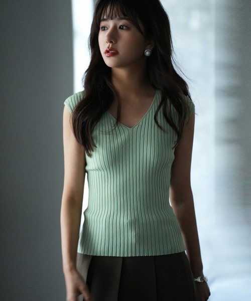 SAISON DE PAPILLON（セゾンドパピヨン）の「フレンチスリーブリブ切替サマーニット選べる2タイプ【22色展開】【接触冷感】（ニット/セーター・レディース・ブラック/ネイビー/アイボリー/ベージュ/ミント/カーキ/パープル/ピンク/ホワイト系その他/ブラック系その他/ブルー系その他/ベージュ系その他/パープル系その他/グリーン系その他/ライトベージュ/グリーン/ベビーピンク/パープル系その他2/ベージュ系その他2/バイオレット/ピンク系その他2/グリーン系その他2・L/M）」の13枚目の写真