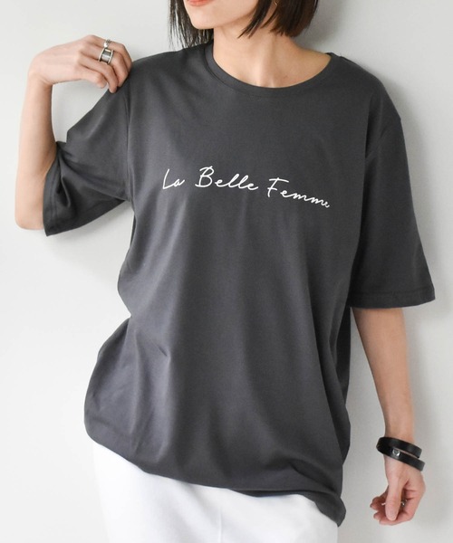 muure（ミュール）の「筆記体ロゴプリント半袖Tシャツ（Tシャツ/カットソー・レディース・アイボリー/チャコールグレー/ベージュ・FREE）」の3枚目の写真