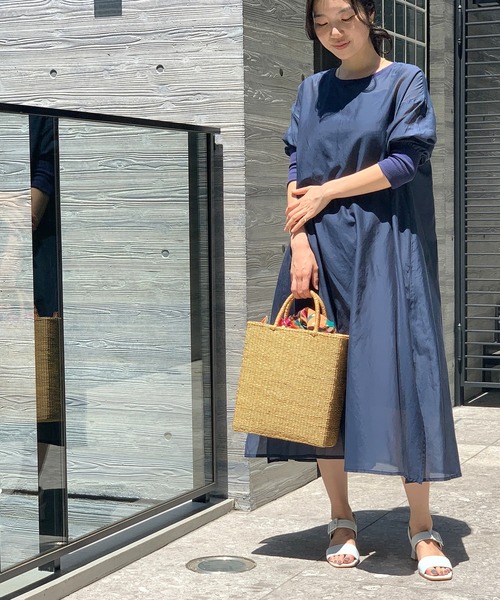 ADAM ET ROPE'（アダムエロペ）の「釦あきコットンシルクワンピース（ワンピース・レディース・オレンジ/ネイビー・FREE）」の21枚目の写真