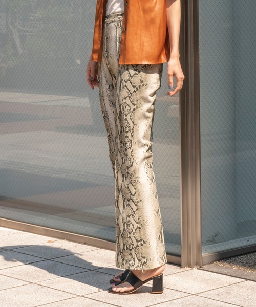 MAISON SPECIAL(メゾンスペシャル)の「◎Spring 9月号掲載:ストレッチフレアパンツ【MAISON SPECIAL/メゾンスペシャル】(その他パンツ・レディース・オレンジ/パイソン/ブラック/ベージュ/ブラウン/パープル・38/36)」の15枚目の写真