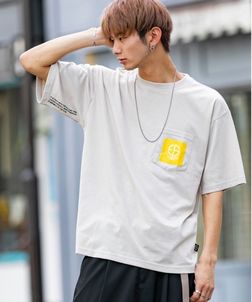 En serio TOKYO（エンソリオトーキョー）の「トレードマーク ワンポイント  ポケットプリント ビッグシルエット Tシャツ（Tシャツ/カットソー・メンズ・ブラック/オフホワイト/サンドベージュ/ミント/スモークピンク/ネイビー・LL/S/M/L）」の3枚目の写真