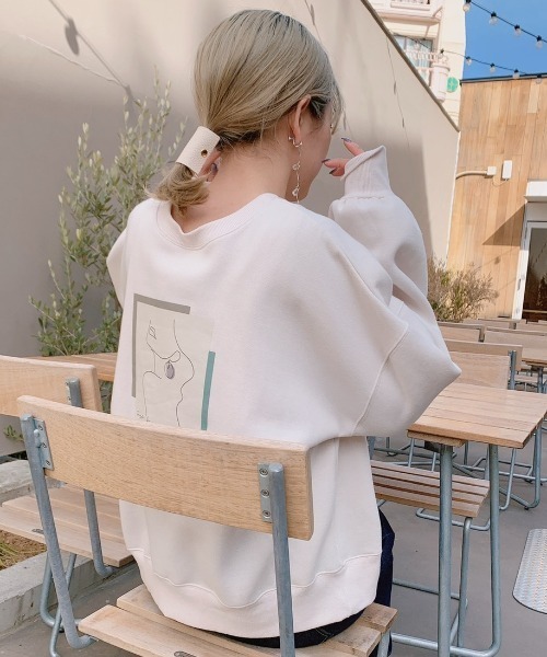 VANNIE U（ヴァニーユー）の「2WAYロゴフェイススウェット（スウェット・レディース・ブラウン/オリーブ/アイボリー/ホワイト系その他/ホワイト系その他2/ベージュ/グレイッシュベージュ/ライトグリーン/ライトブルー・FREE）」の3枚目の写真