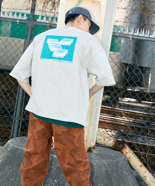 SPOC STORE(スポックストア)の「【SPOC STORE】デジタル/ワンポイントロゴ半袖T(Tシャツ/カットソー・メンズ・ホワイト系その他/ブラック系その他/ベージュ系その他/ベージュ系その他2/グリーン系その他/ブルー系その他/ブラック系その他2・M/L)」の5枚目の写真