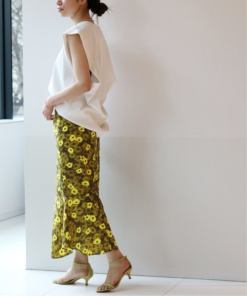 VERMEIL par iena（ヴェルメイユパーイエナ）の「トーンフラワーサイド