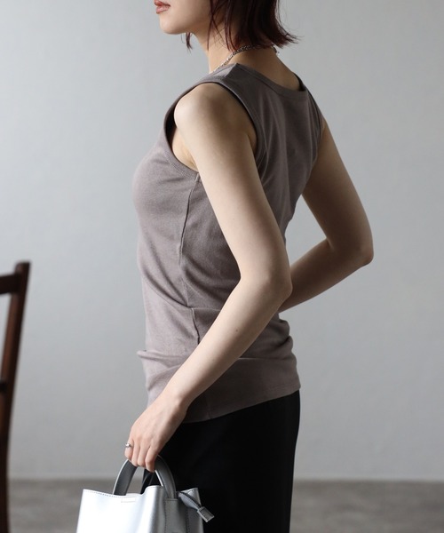 Fizz（フィズ）の「コットンフライスタンクトップ（タンクトップ・レディース・ホワイト/ブラック/グレイッシュベージュ/グレー/ラベンダー/ネイビー/ブラウン/ブルーグリーン/マスタード・M/L）」の19枚目の写真