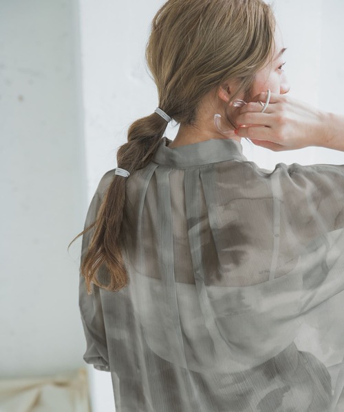 ITEMS URBANRESEARCH（アイテムズ アーバンリサーチ）の「タイダイプリントシアーシャツ（シャツ/ブラウス・レディース・グレー/ベージュ/イエロー・FREE）」の17枚目の写真