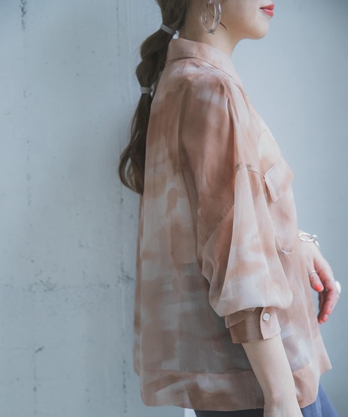ITEMS URBANRESEARCH（アイテムズ アーバンリサーチ）の「タイダイプリントシアーシャツ（シャツ/ブラウス・レディース・グレー/ベージュ/イエロー・FREE）」の14枚目の写真