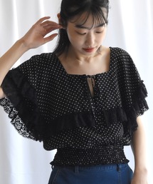 Alley by w closet（アリーバイダブルクローゼット）の「【Alley】ケープ衿レースフリル付きシャーリングプルオーバー（シャツ/ブラウス）」