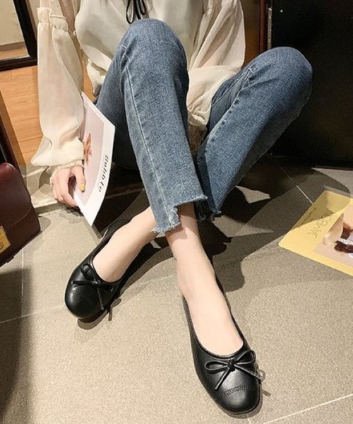 Anuenue（アヌエヌエ）の「リボンフラットシューズ（パンプス・レディース・ピンク/ホワイト/グリーン/イエロー/ブラック・22.5cm/24.0cm/24.5cm/23.0cm/23.5cm/25.0cm）」の3枚目の写真